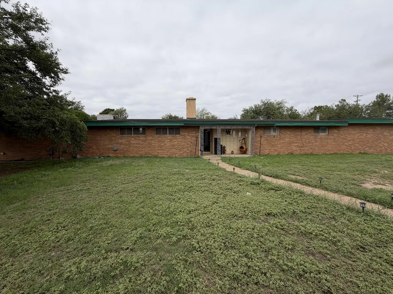 Front exterior — 202 Country Club Lane, Levelland, TX 79336