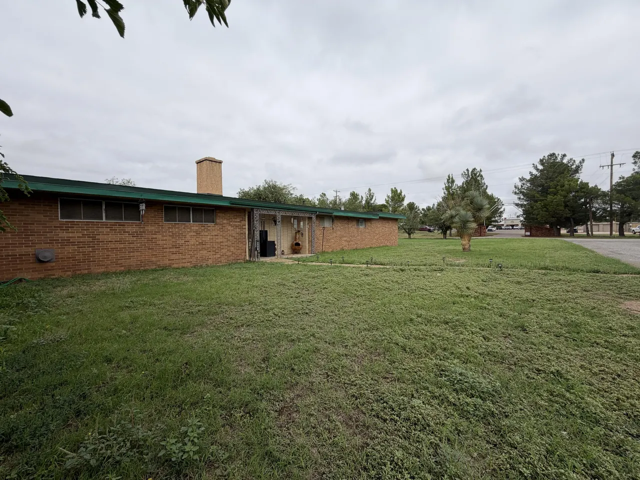 Photo 2 — 202 Country Club Lane, Levelland, TX 79336