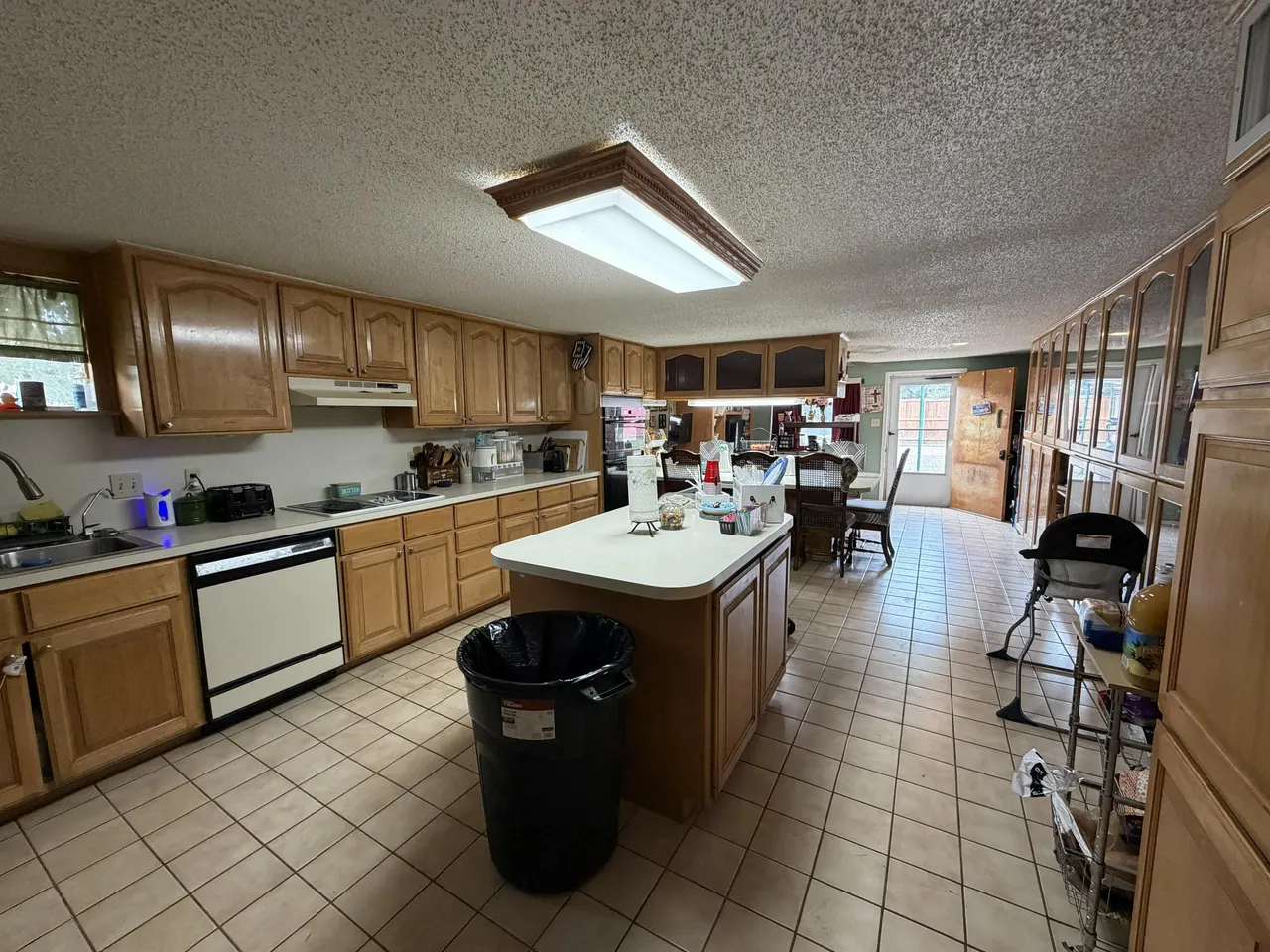 Photo 11 — 202 Country Club Lane, Levelland, TX 79336