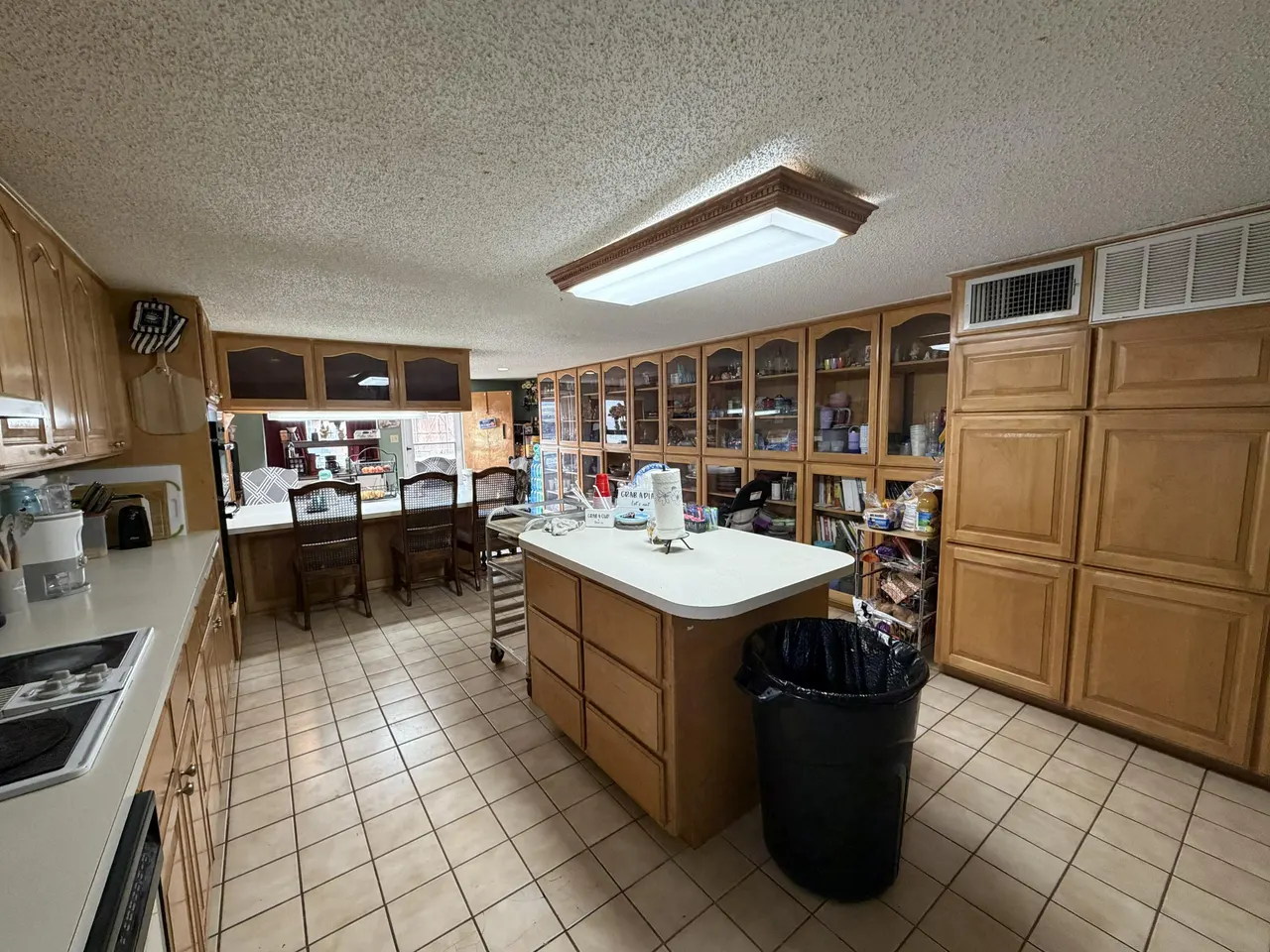 Photo 12 — 202 Country Club Lane, Levelland, TX 79336