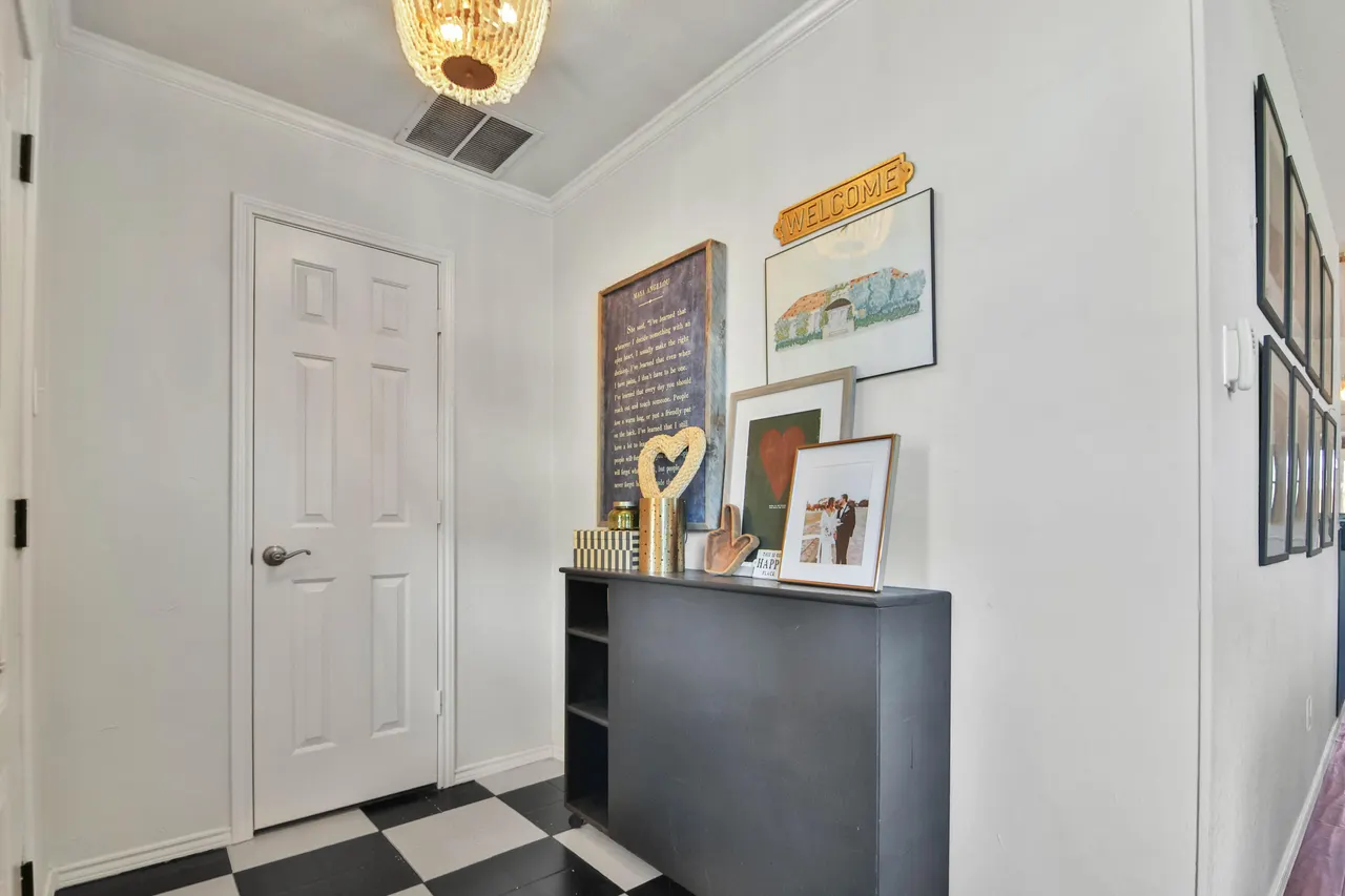 Photo 4 — 6018 74th Street, Lubbock, TX 79424