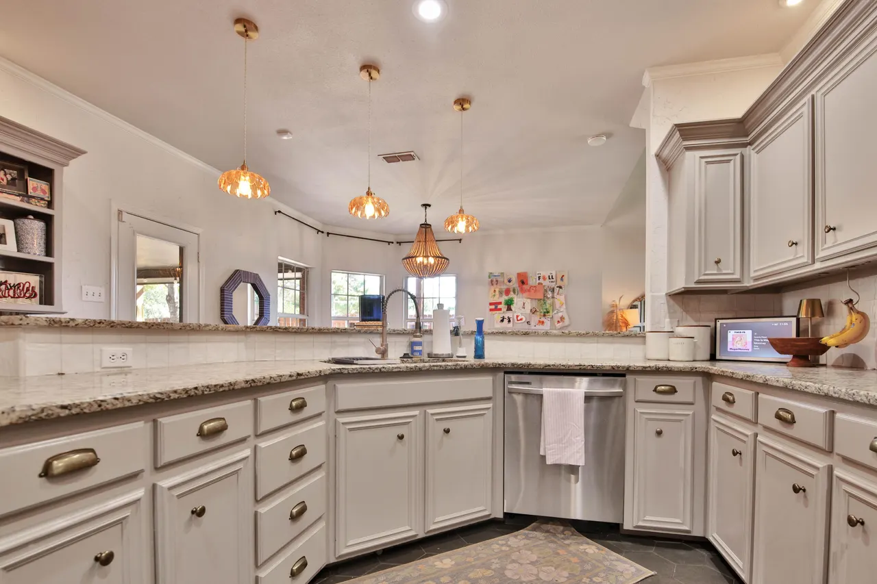 Photo 13 — 6018 74th Street, Lubbock, TX 79424