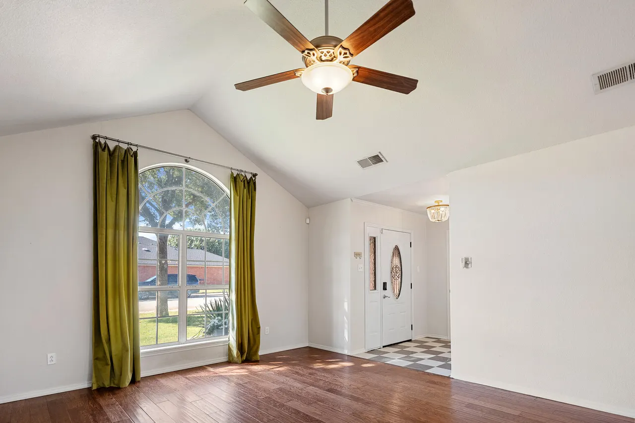 Photo 8 — 6018 74th Street, Lubbock, TX 79424