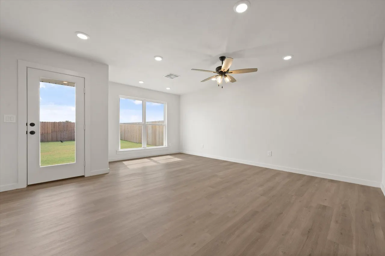 Photo 11 — 7437 64th Street, Lubbock, TX 79407