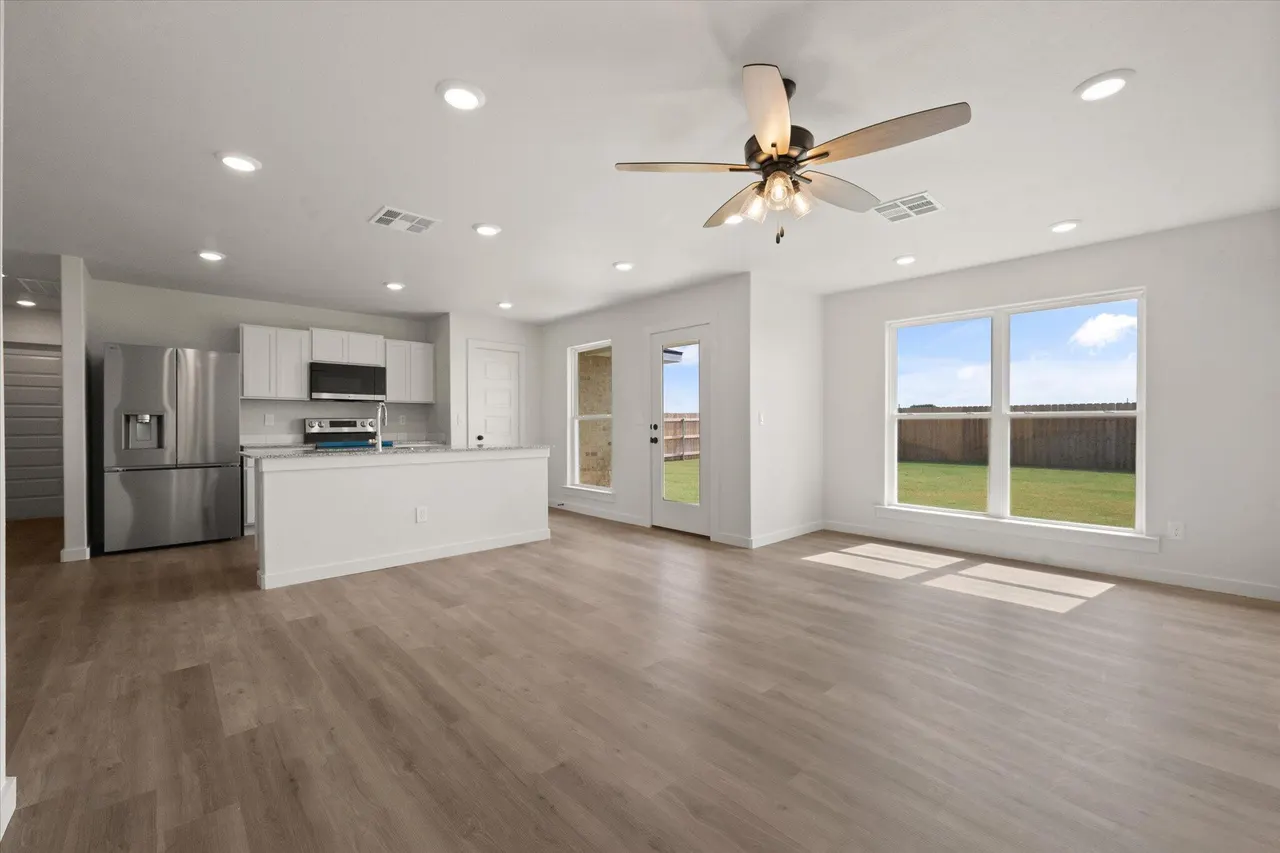 Photo 4 — 7437 64th Street, Lubbock, TX 79407