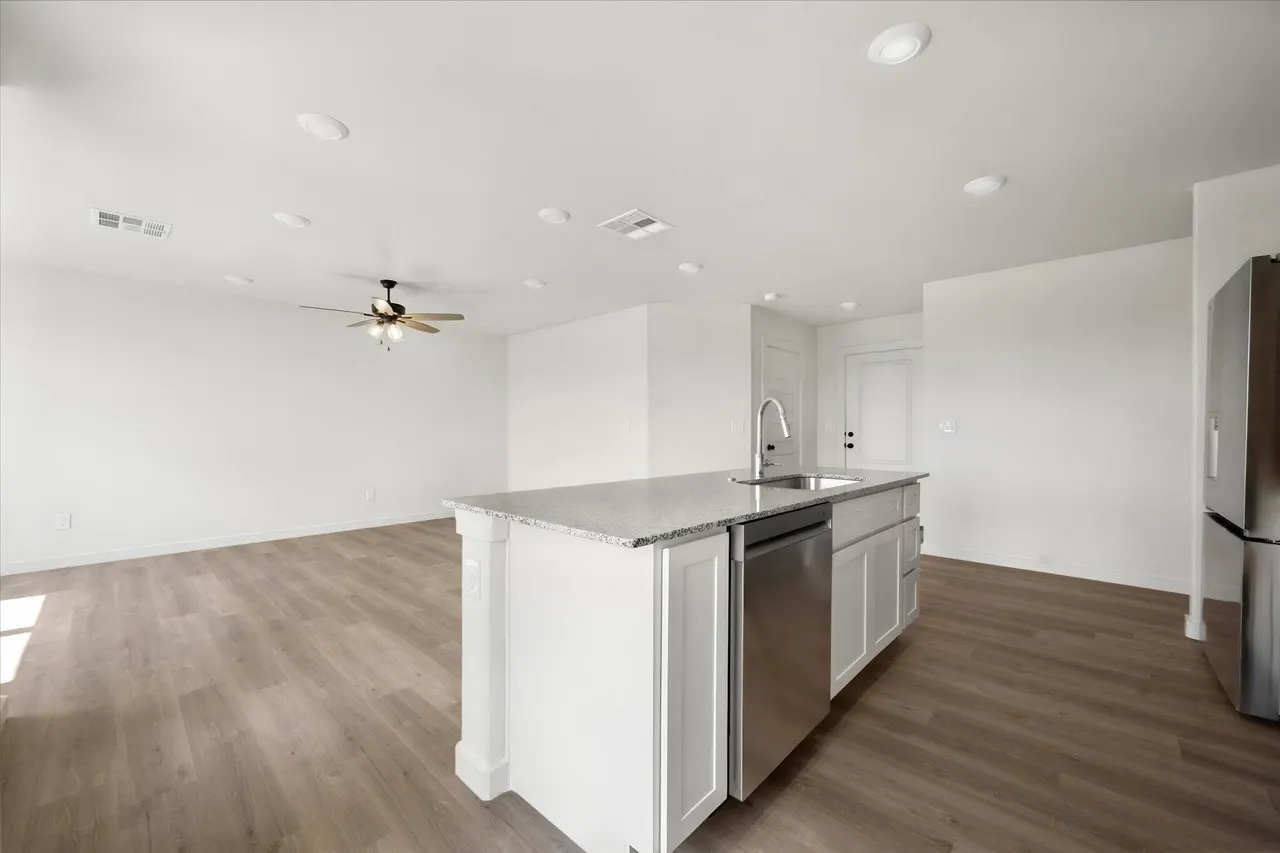 Photo 10 — 7437 64th Street, Lubbock, TX 79407