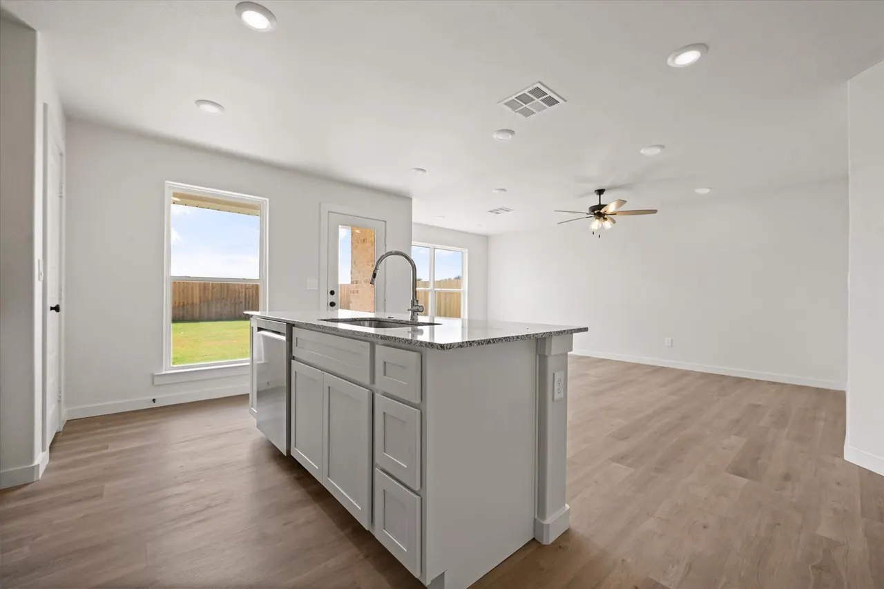 Photo 9 — 7437 64th Street, Lubbock, TX 79407