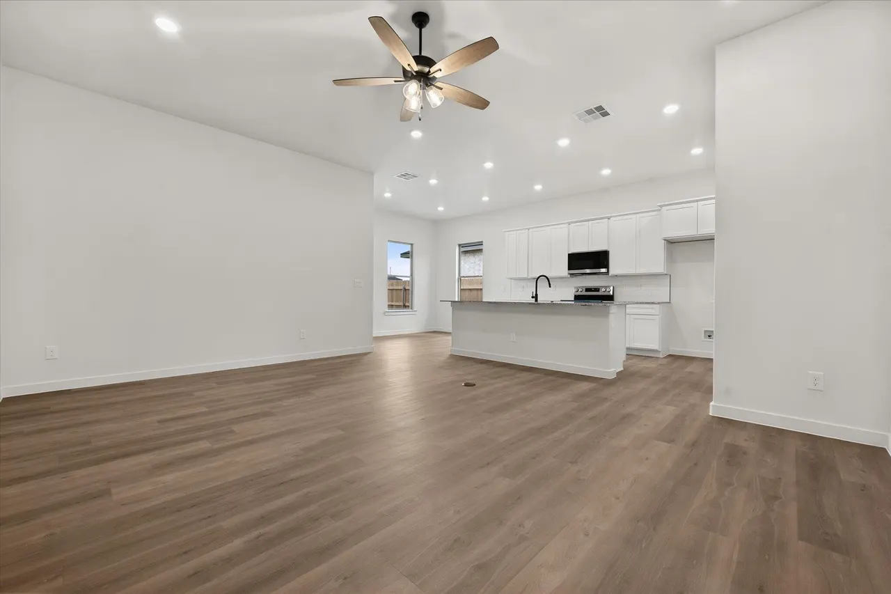 Photo 4 — 6013 Viola Avenue, Lubbock, TX 79407