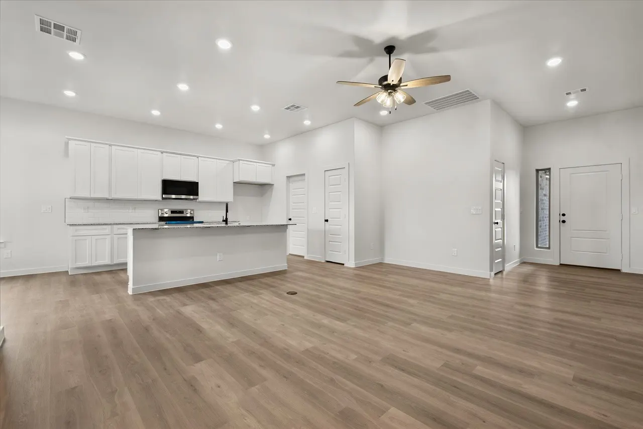 Photo 5 — 6013 Viola Avenue, Lubbock, TX 79407