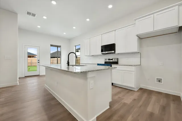 Photo 6 — 6013 Viola Avenue, Lubbock, TX 79407