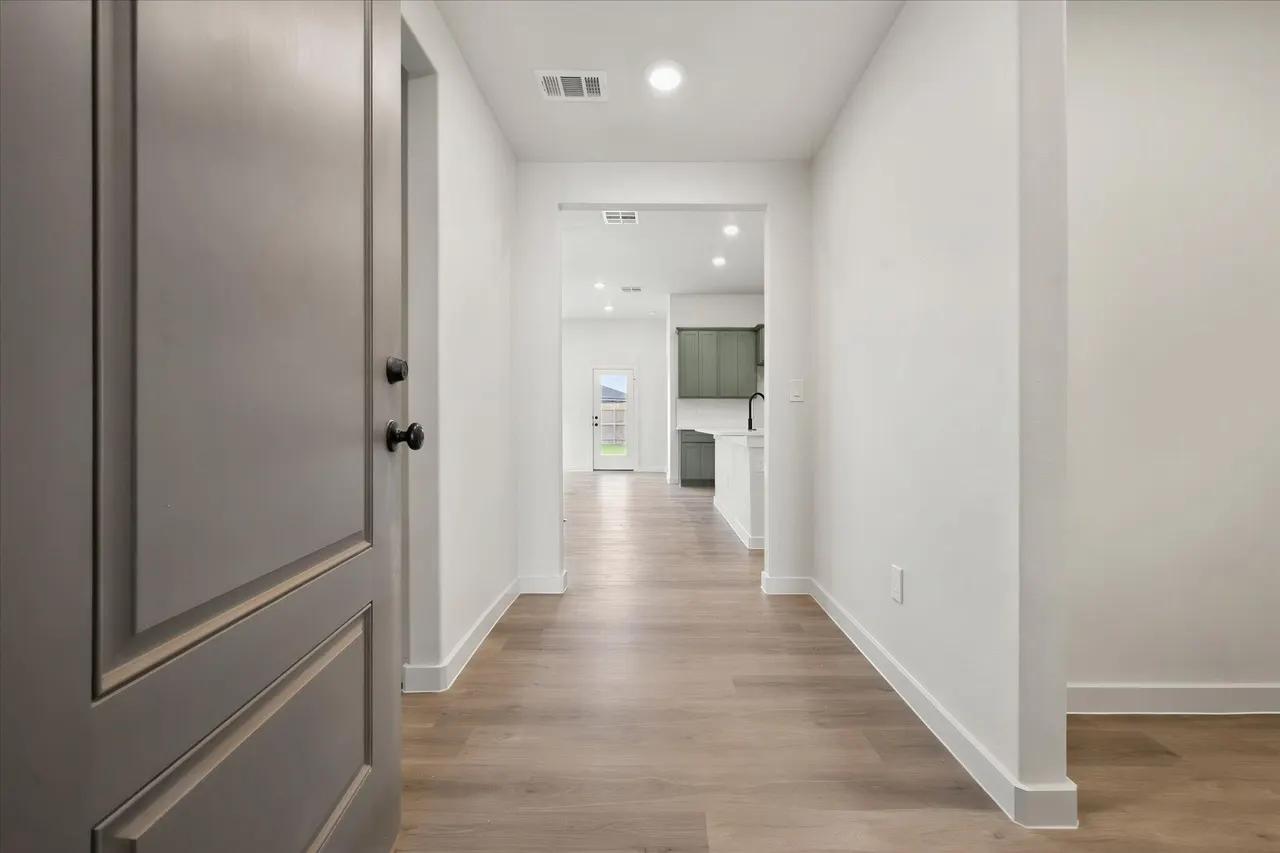 Photo 3 — 6010 Viola Avenue, Lubbock, TX 79407