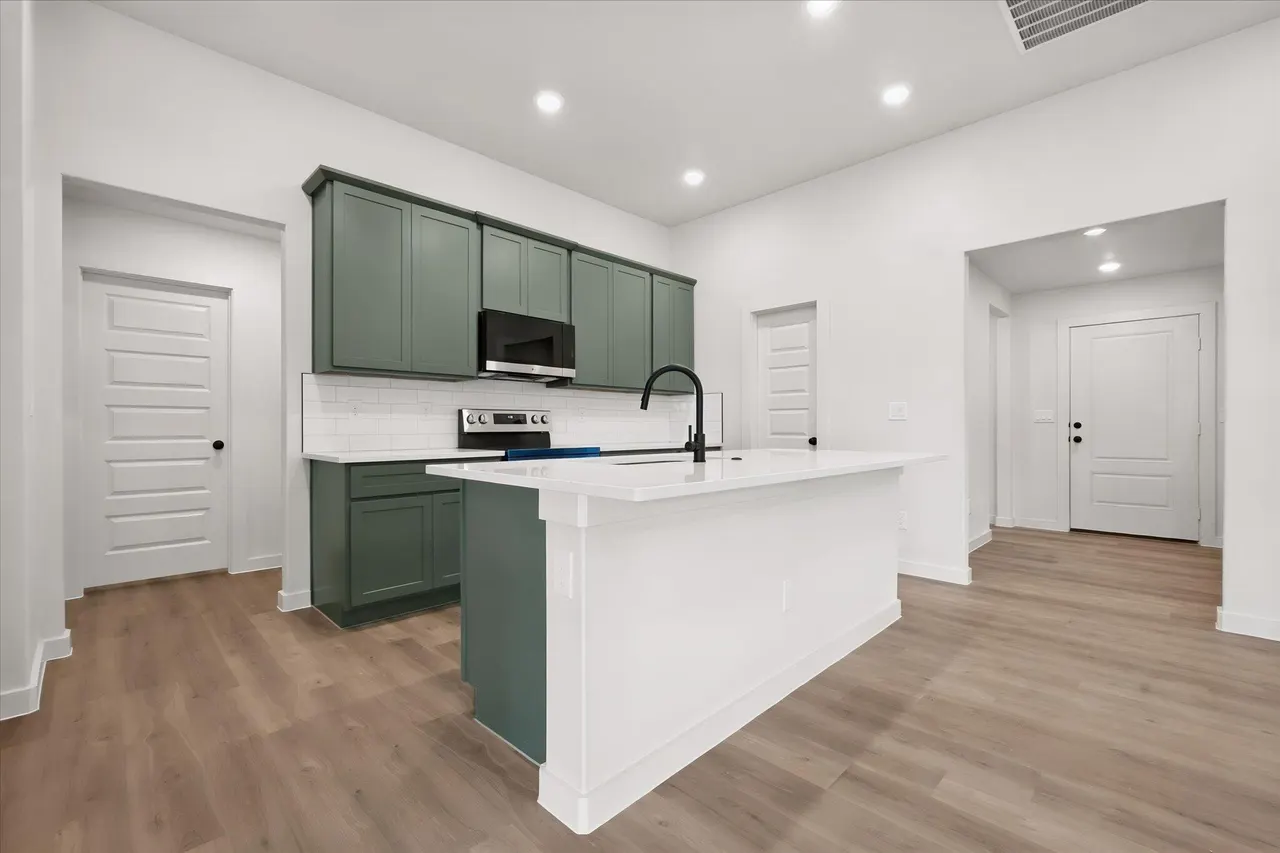 Photo 9 — 6010 Viola Avenue, Lubbock, TX 79407
