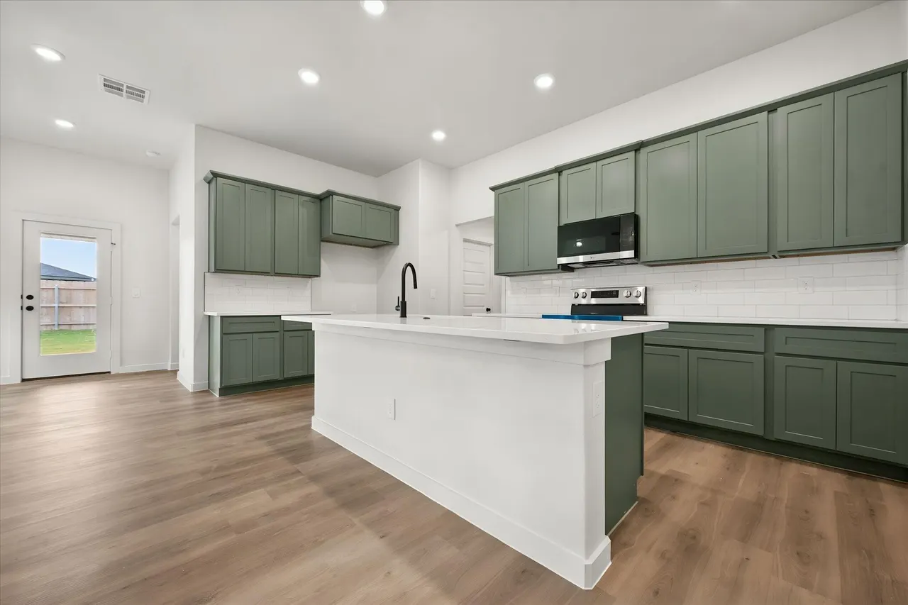 Photo 10 — 6010 Viola Avenue, Lubbock, TX 79407