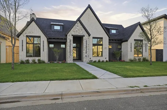 Photo 3 — 14807 Oxford Avenue, Lubbock, TX 79423
