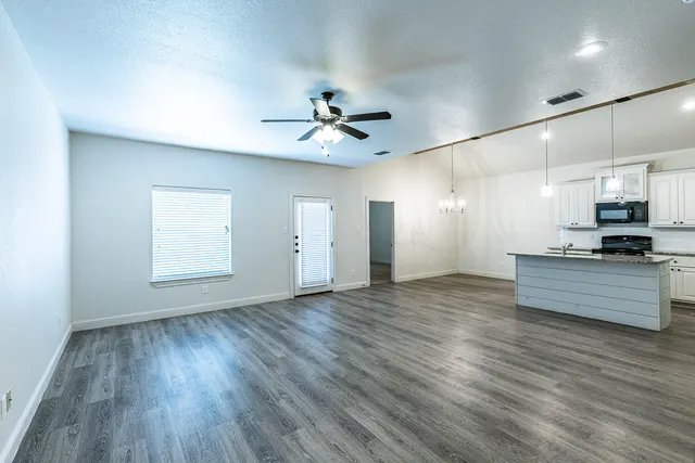 Photo 3 — 2020 102nd Street A, Lubbock, TX 79423