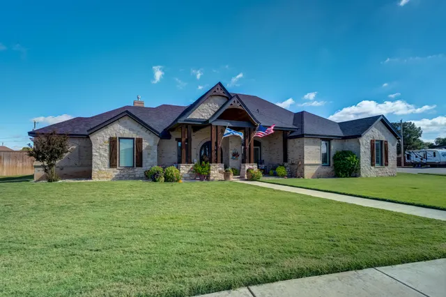Front exterior — 501 W 9th Place, Idalou, TX 79329