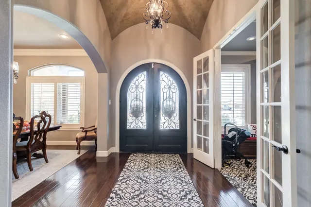 Photo 3 — 501 W 9th Place, Idalou, TX 79329