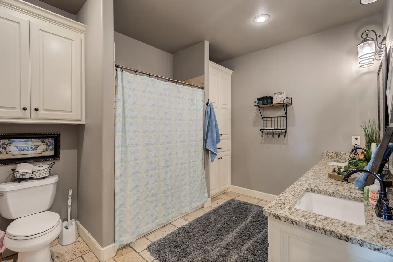 Photo 12 — 501 W 9th Place, Idalou, TX 79329