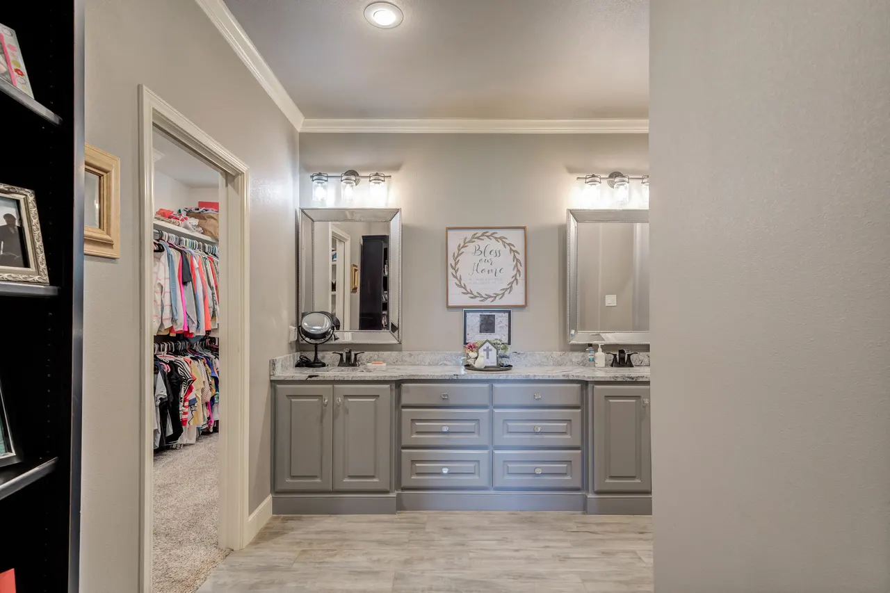 Photo 16 — 501 W 9th Place, Idalou, TX 79329