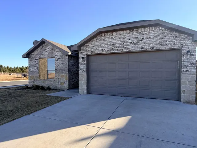 Photo 2 — 7721 95th Street, Lubbock, TX 79424