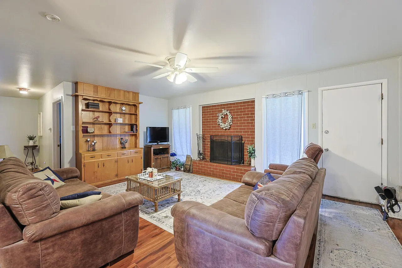 Photo 11 — 5415 15th Street, Lubbock, TX 79416
