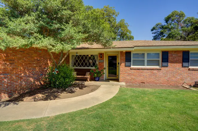 Photo 2 — 3414 60th Street, Lubbock, TX 79413