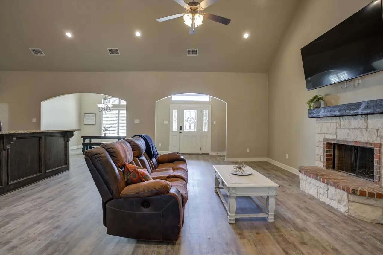 Photo 11 — 6104 96th Street, Lubbock, TX 79424