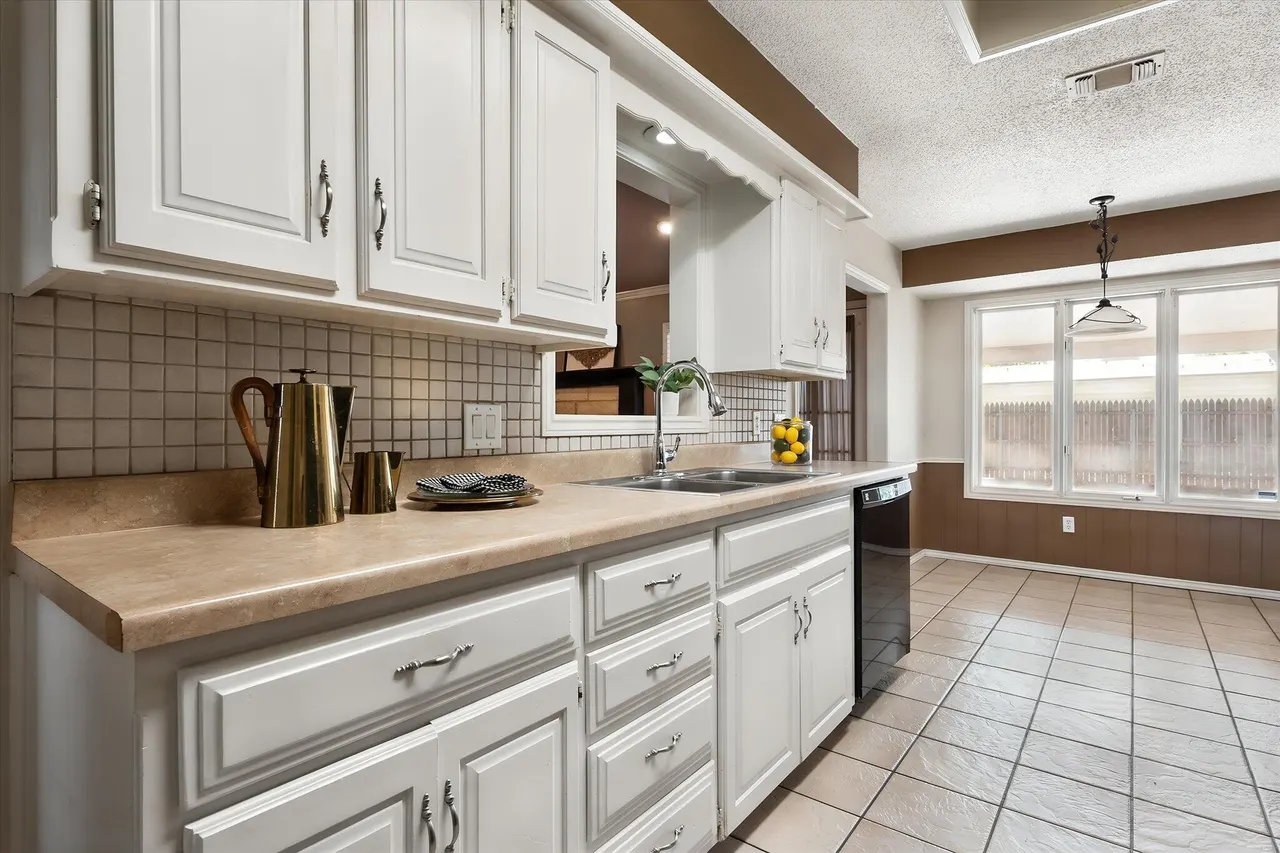 Photo 17 — 3701 100th Street, Lubbock, TX 79423