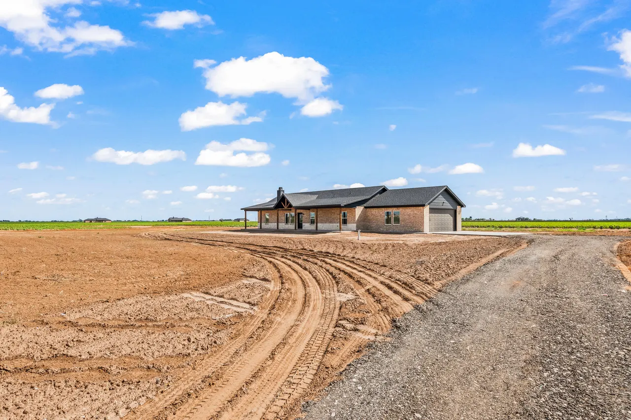Photo 4 — 8618 E County Road 6710, Lubbock, TX 79403