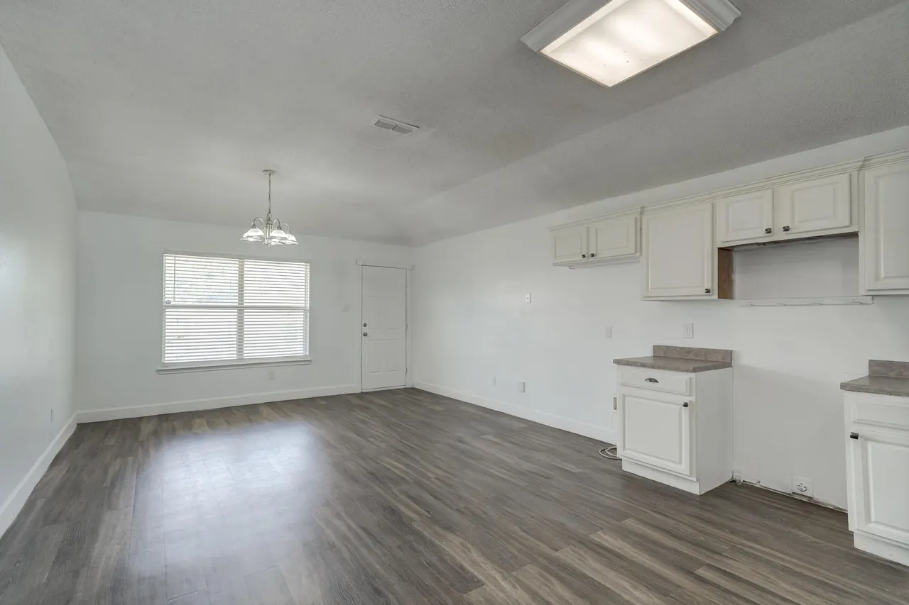 Photo 6 — 6016 Duke Street, Lubbock, TX 79416