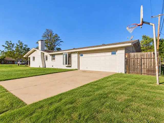 Photo 3 — 5502 8th Street, Lubbock, TX 79416