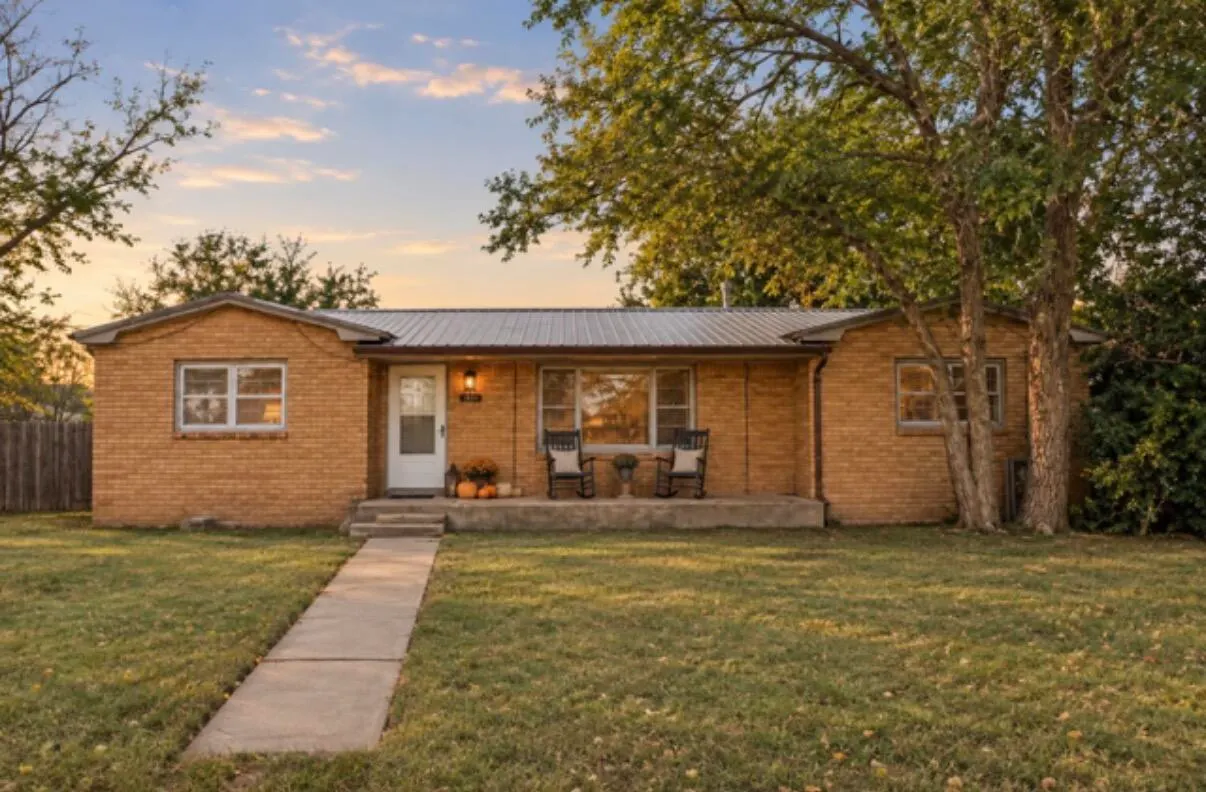 Front exterior — 809 W 5th Street, Wolfforth, TX 79382