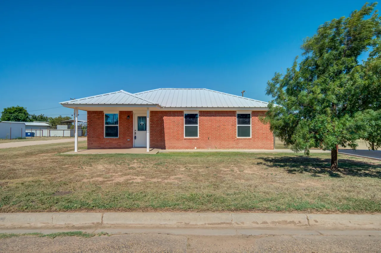 Photo 6 — 1101 Avenue F, Ralls, TX 79357