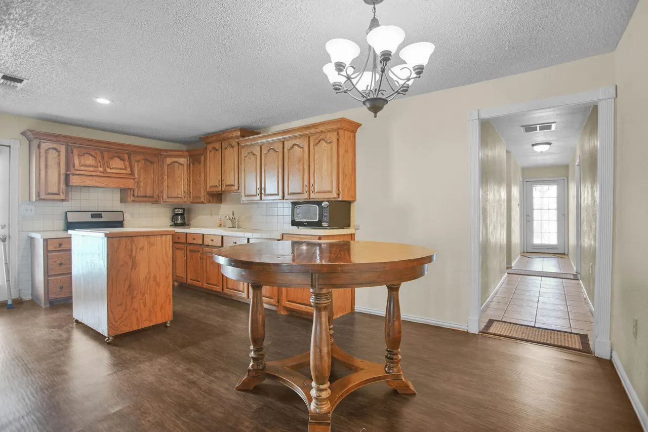 Photo 8 — 906 N 3rd Street, Brownfield, TX 79316