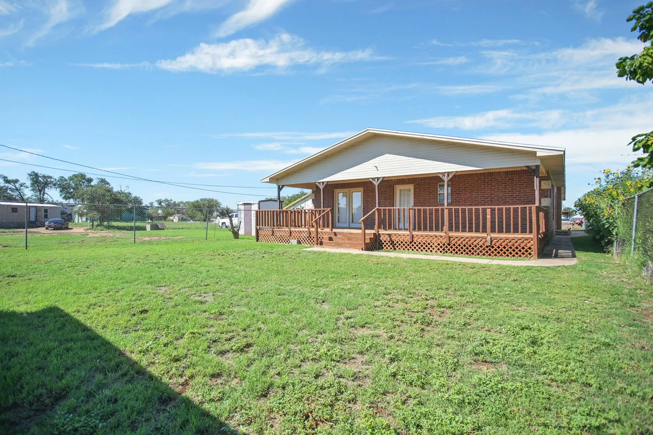Photo 42 — 906 N 3rd Street, Brownfield, TX 79316