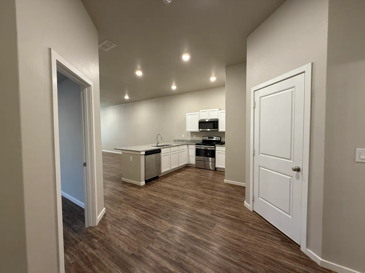 Photo 3 — 2110 Kokomo Avenue Unit b, Lubbock, TX 79407