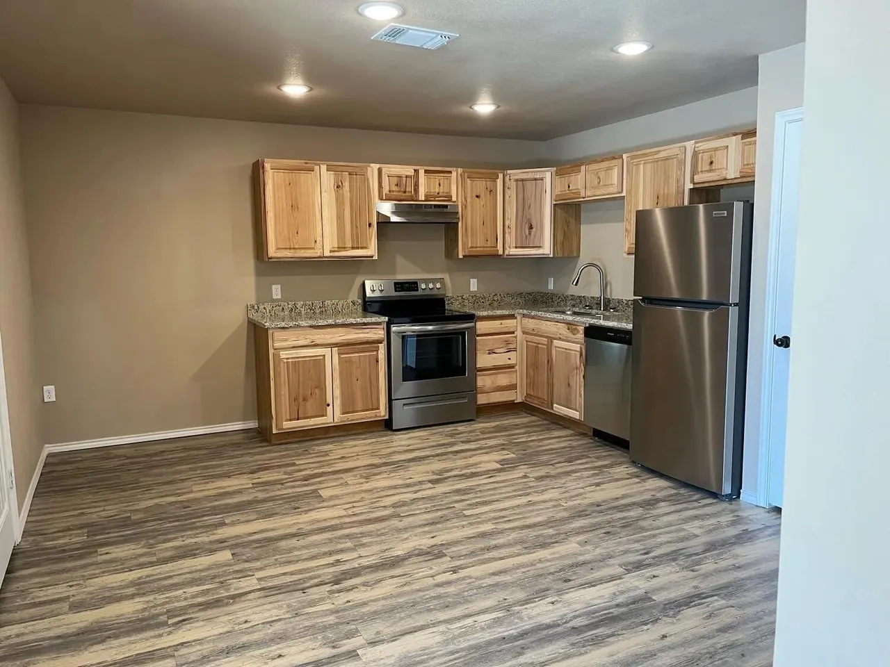 Photo 2 — 7431 4th Place, Lubbock, TX 79416