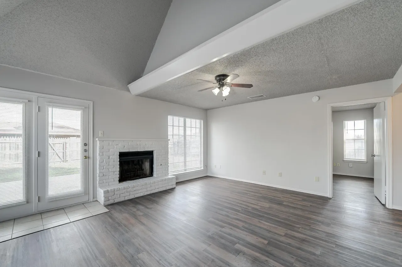 Photo 12 — 302 N Englewood Avenue, Lubbock, TX 79416