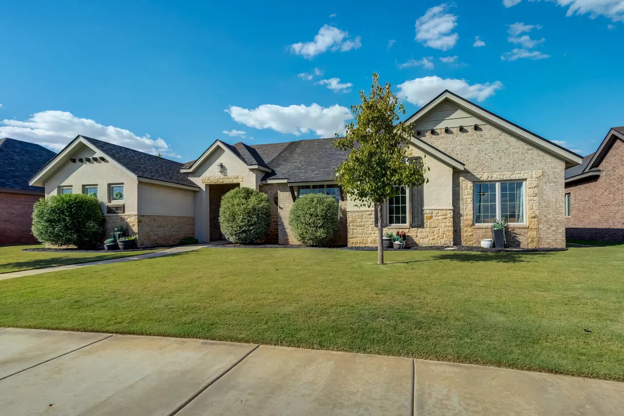 Photo 2 — 6958 102nd Street, Lubbock, TX 79424