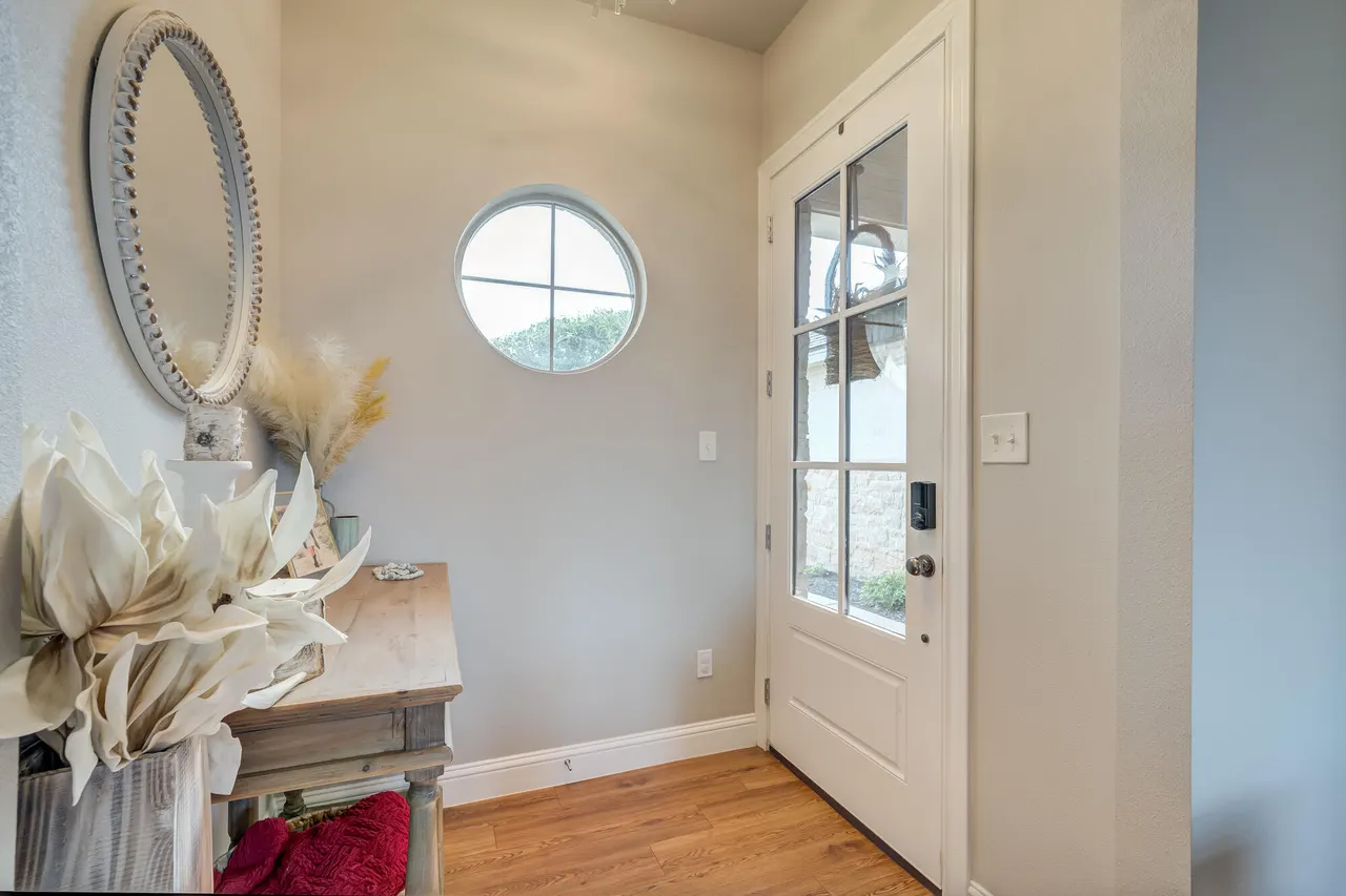 Photo 4 — 6958 102nd Street, Lubbock, TX 79424