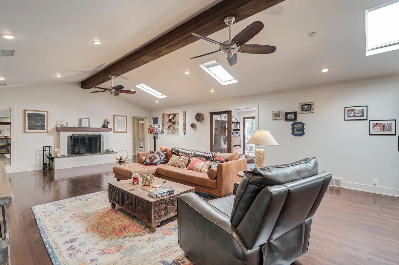 Photo 2 — 4609 10th Street, Lubbock, TX 79416