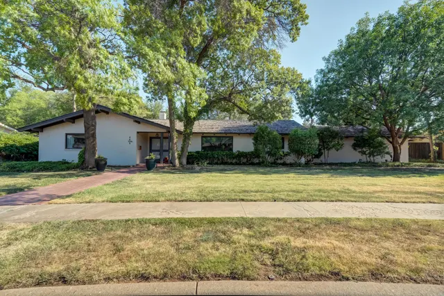 Photo 6 — 4609 10th Street, Lubbock, TX 79416