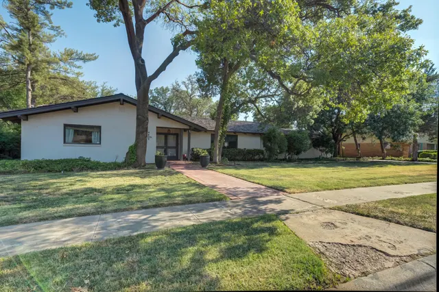 Photo 8 — 4609 10th Street, Lubbock, TX 79416