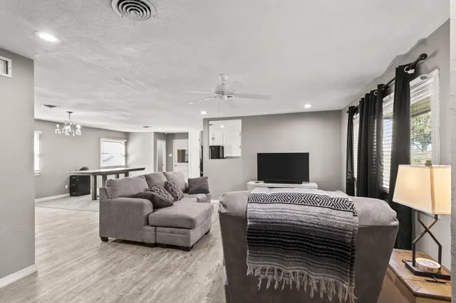 Photo 5 — 102 3rd Street, Plains, TX 79355