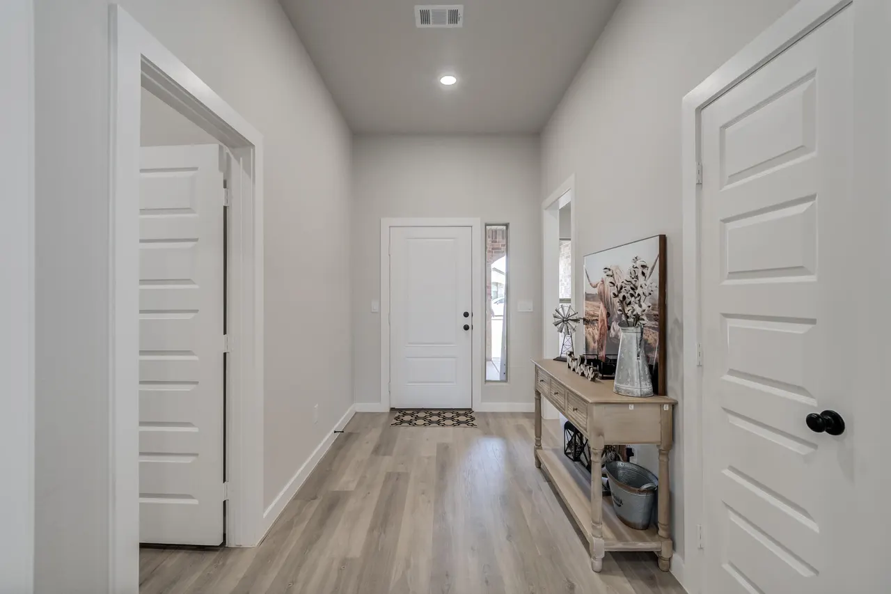 Photo 4 — 2709 Volney Avenue, Lubbock, TX 79407