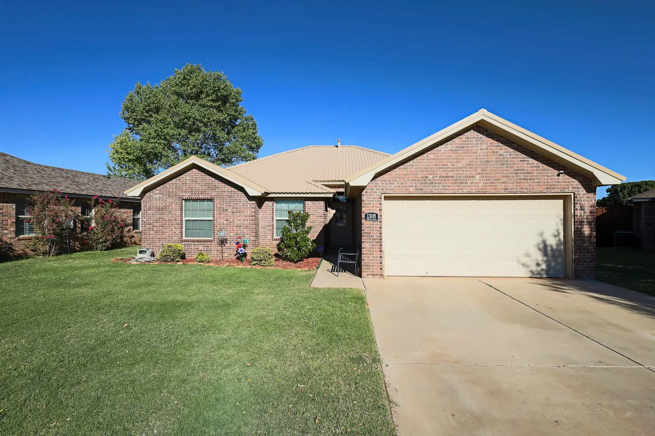 Front exterior — 1308 Windsor Avenue, Wolfforth, TX 79382