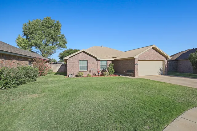 Photo 4 — 1308 Windsor Avenue, Wolfforth, TX 79382