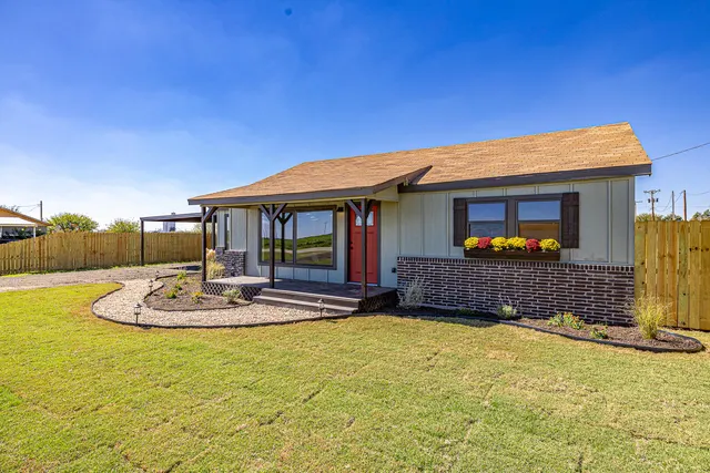 Photo 2 — 105 Spade Highway, Anton, TX 79313