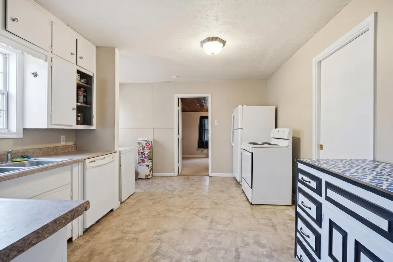 Photo 5 — 3601 33rd Street, Lubbock, TX 79410