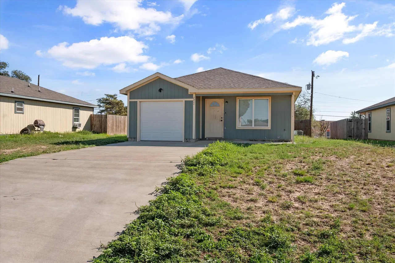 Photo 4 — 2311 Cedar Avenue, Lubbock, TX 79404